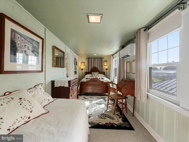 $430,000 | 17 East Leicester Street, Winchester, VA 22601