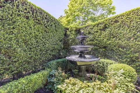 $3,595,000 | 330 Main Street, Sag Harbor, NY 11963