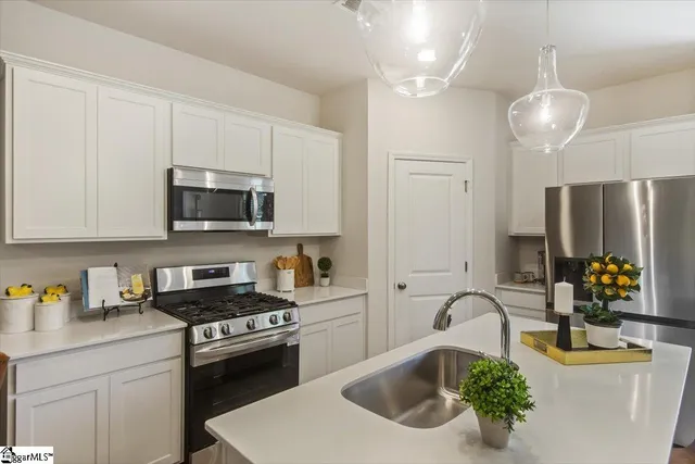 $189,900 | 2011 Hillman Way, Roebuck, SC 29376