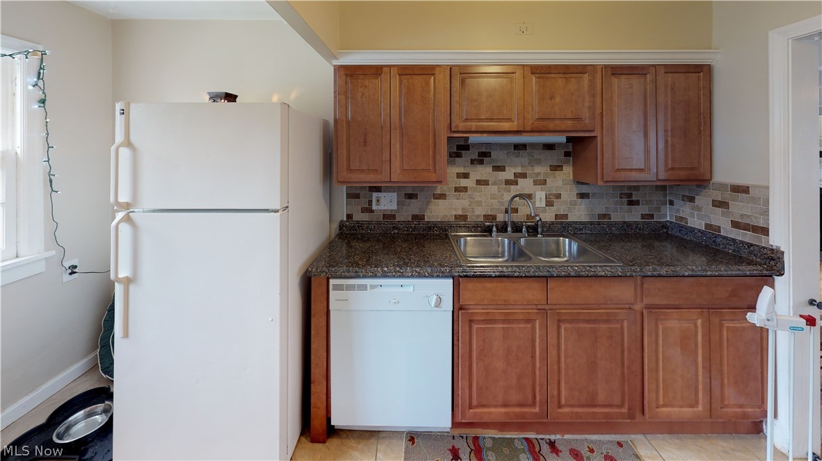 3643 Riedham Road Cleveland, OH 44120 - Photo 12 of 21