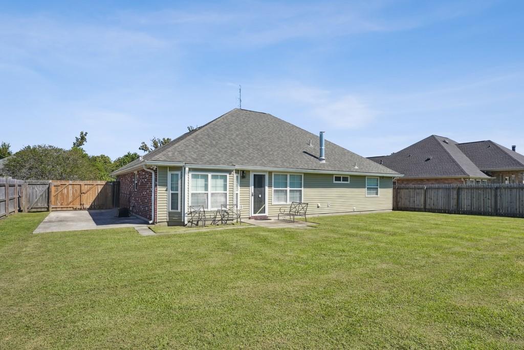 353 Oak Point Drive Laplace, LA 70068 - Photo 15 of 16