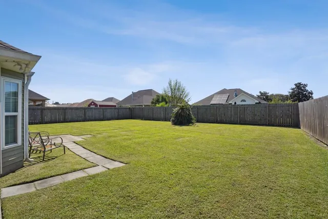 $249,000 | 353 Oak Point Drive, Laplace, LA 70068