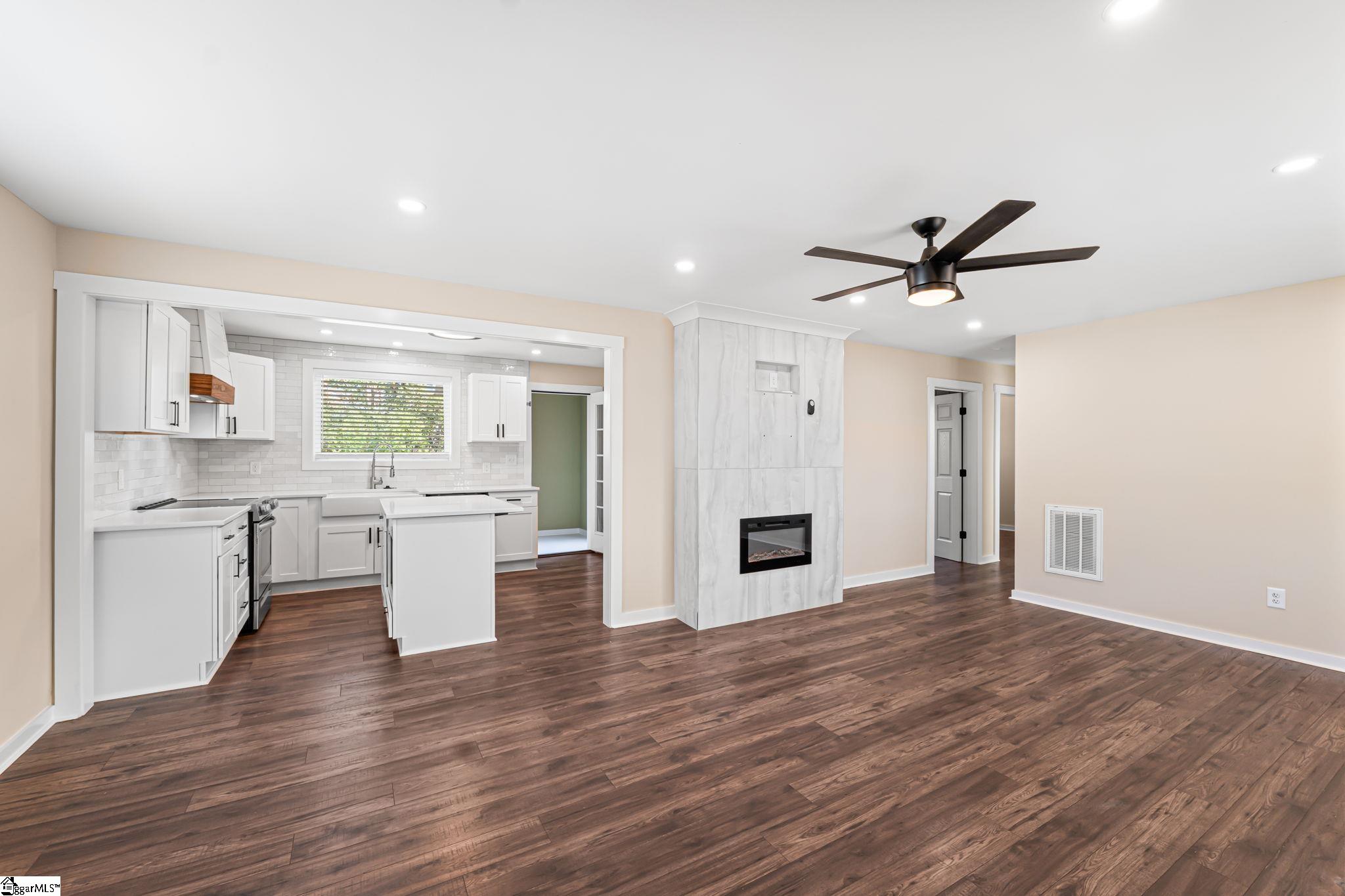 805 South Main Street Fountain Inn, SC 29644 - Photo 4 of 42