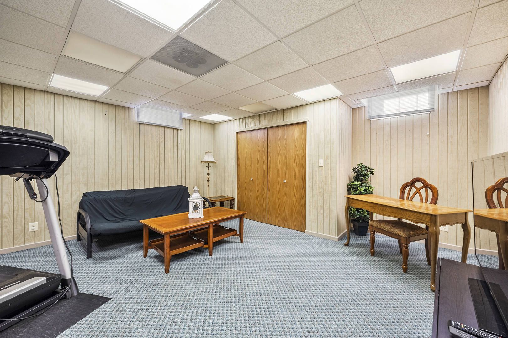 21181 Deerpath Road Frankfort, IL 60423 - Photo 20 of 25 a living room with furniture