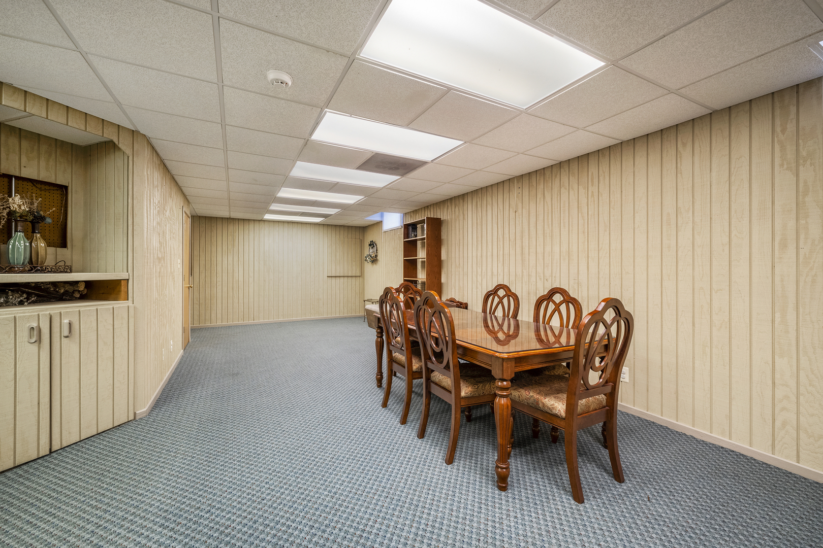 21181 Deerpath Road Frankfort, IL 60423 - Photo 21 of 25 a view of a dining room with furniture
