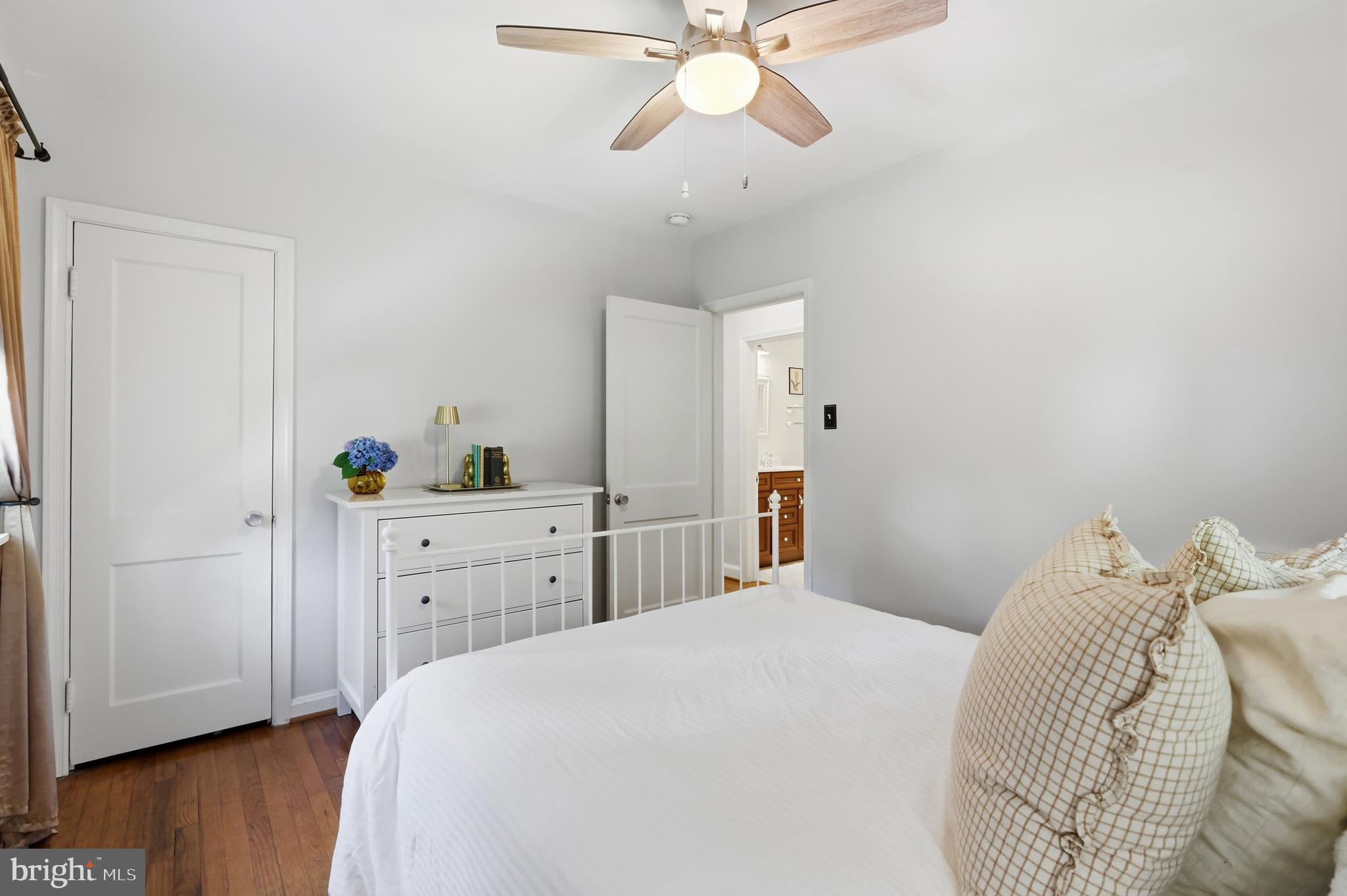 1724 Robinhood Road Annapolis, MD 21401 - Photo 14 of 73 Main level bedroom