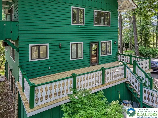 $500,000 | 119 Falls Drive, Cresco, PA 18326