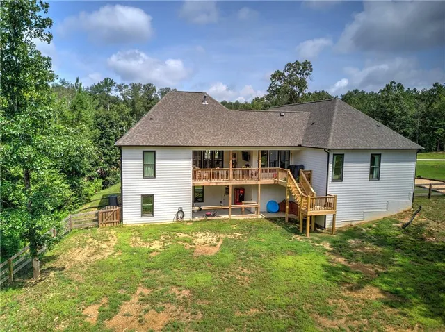 $695,000 | 25 Stratford Way, Kingston, GA 30145