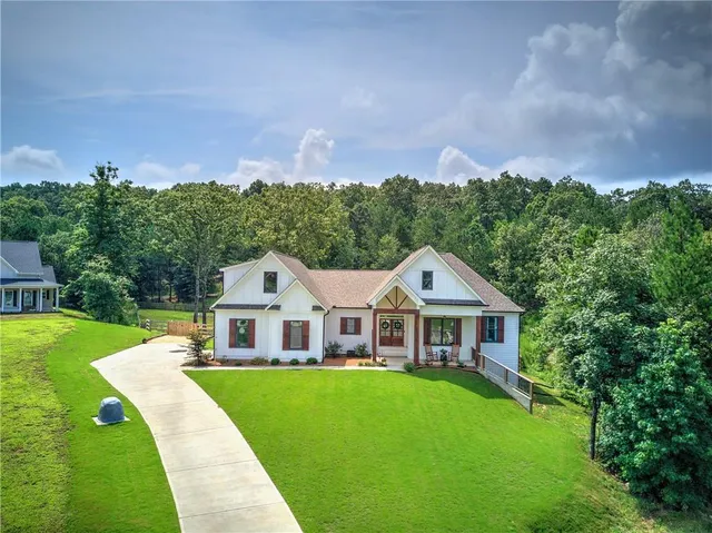 $695,000 | 25 Stratford Way, Kingston, GA 30145