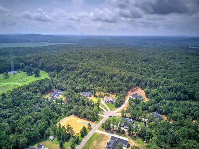 $695,000 | 25 Stratford Way, Kingston, GA 30145