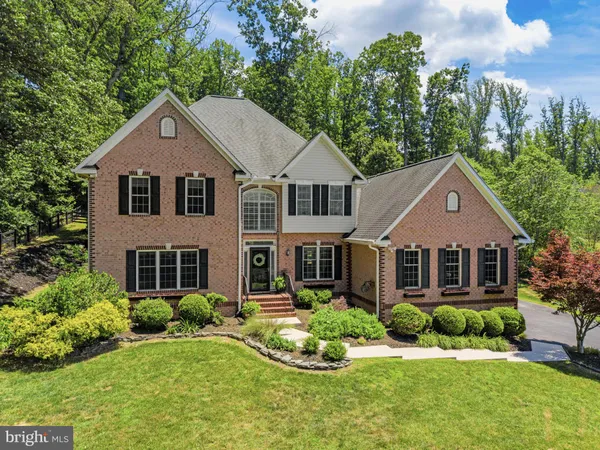 $995,000 | 6729 Breezy Drive, Warrenton, VA 20187
