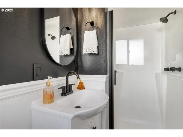 $449,900 | 4586 46th Avenue Northeast, Salem, OR 97305