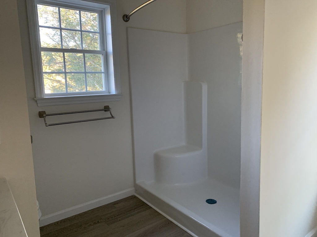 38 Stevens Park Road Charlton, MA 01507 - Photo 29 of 40 a bathroom with a bathtub