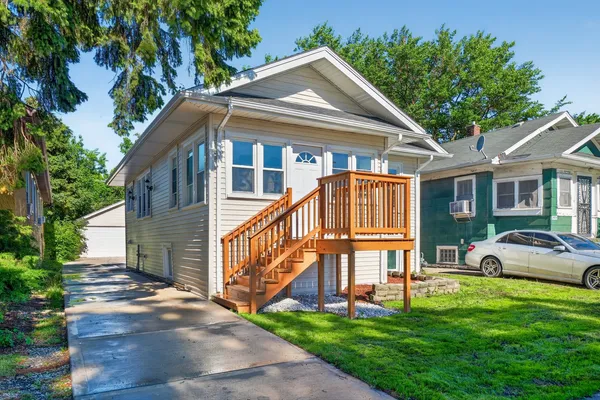 $324,999 | 1906 South 17th Avenue, Maywood, IL 60153