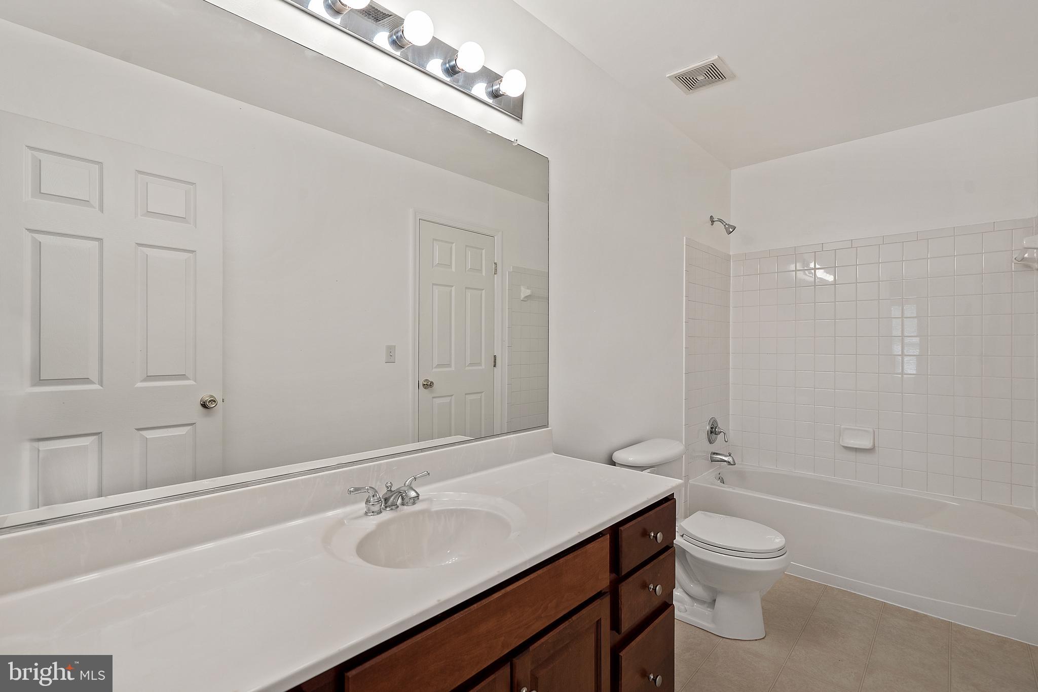 632 Kings Grant Road Culpeper, VA 22701 - Photo 29 of 46 Hall Bath