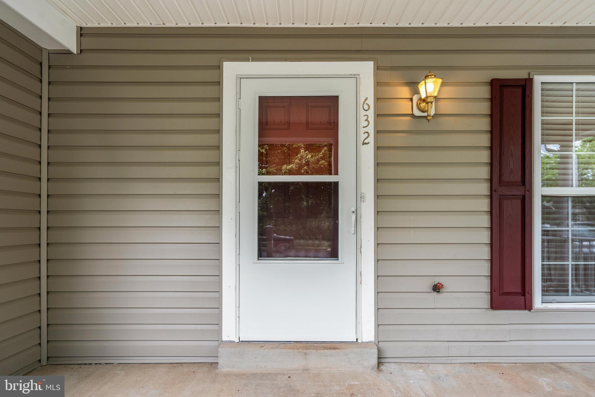 632 Kings Grant Road Culpeper, VA 22701 - Photo 7 of 46 Come on in!