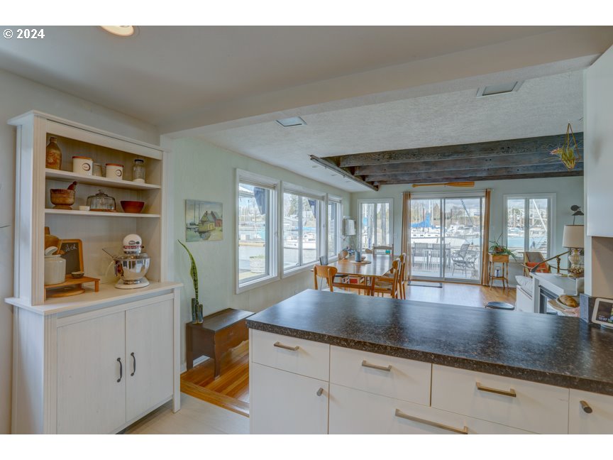173 Northeast Bridgeton Road, Unit 20 Portland, OR 97211 - Photo 14 of 20 Gallery Image 14