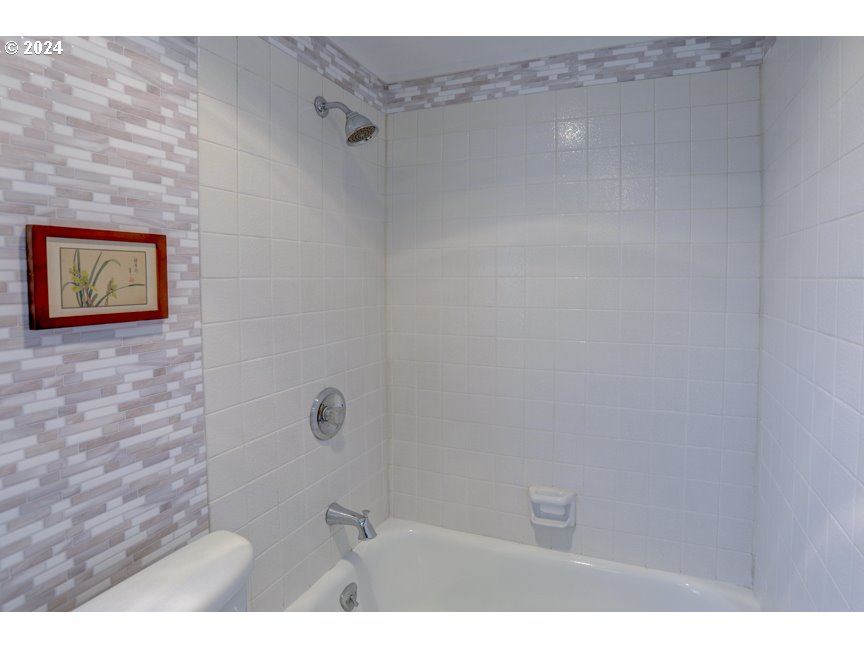 173 Northeast Bridgeton Road, Unit 20 Portland, OR 97211 - Photo 15 of 20 Gallery Image 15