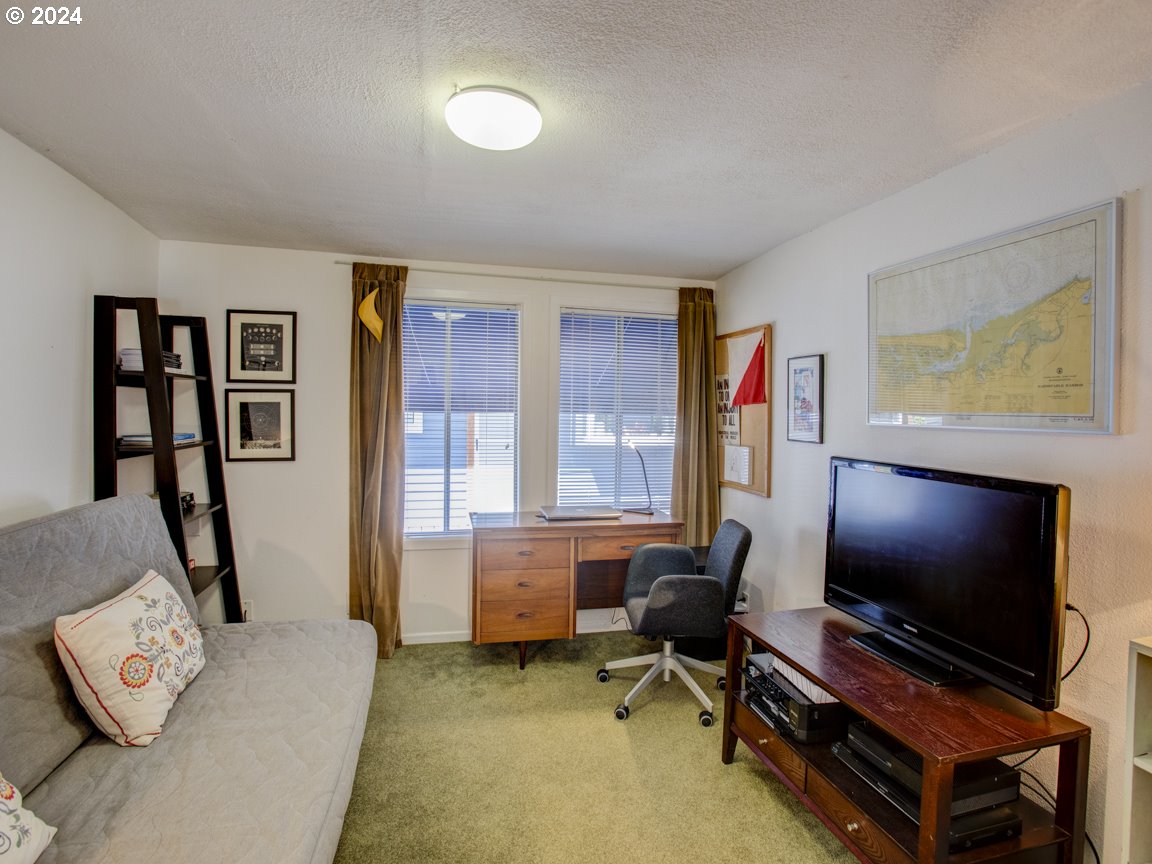 173 Northeast Bridgeton Road, Unit 20 Portland, OR 97211 - Photo 17 of 20 Gallery Image 17