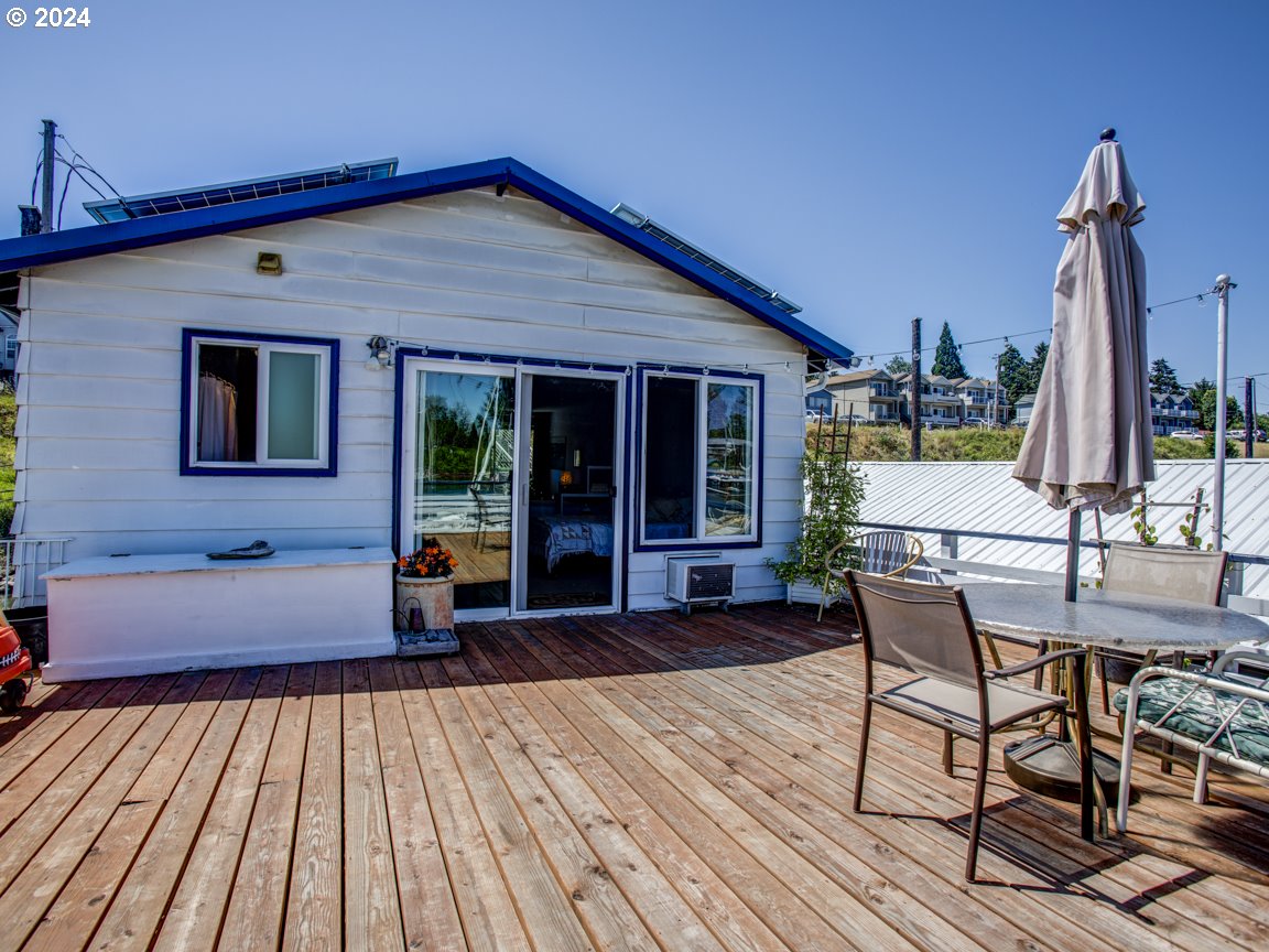 173 Northeast Bridgeton Road, Unit 20 Portland, OR 97211 - Photo 3 of 20 Gallery Image 3