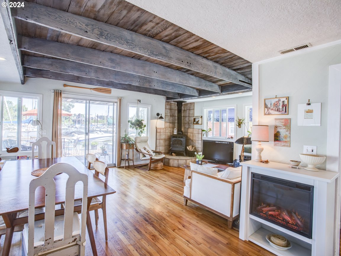 173 Northeast Bridgeton Road, Unit 20 Portland, OR 97211 - Photo 8 of 20 Gallery Image 8
