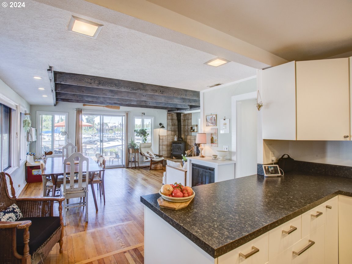 173 Northeast Bridgeton Road, Unit 20 Portland, OR 97211 - Photo 10 of 20 Gallery Image 10