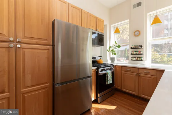 $1,324,900 | 301 7th Street Northeast, Washington, DC 20002