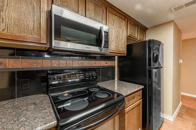 $1,800 | 14655 Champion Forest Drive, Unit 1501, Houston, TX 77069