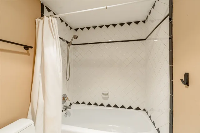 $1,800 | 14655 Champion Forest Drive, Unit 1501, Houston, TX 77069