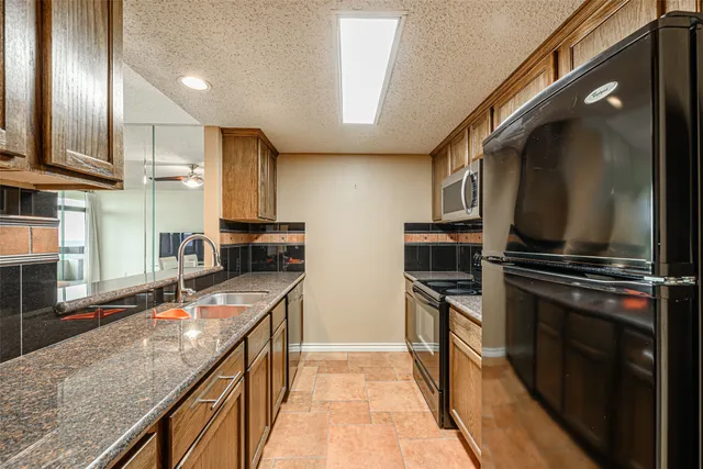 $1,800 | 14655 Champion Forest Drive, Unit 1501, Houston, TX 77069