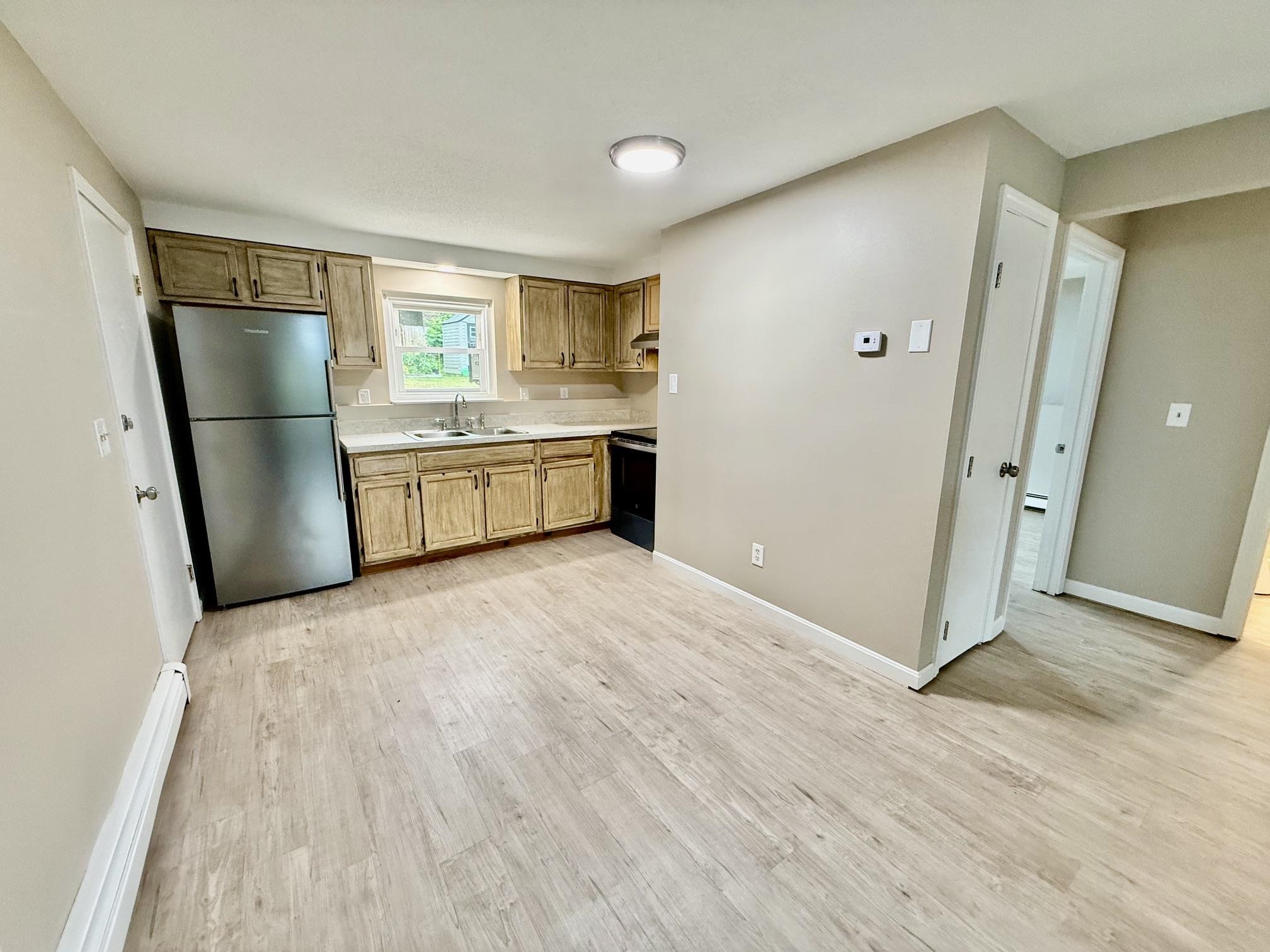 945 Mammoth Road, Unit 1S Manchester, NH 03104 - Photo 3 of 20