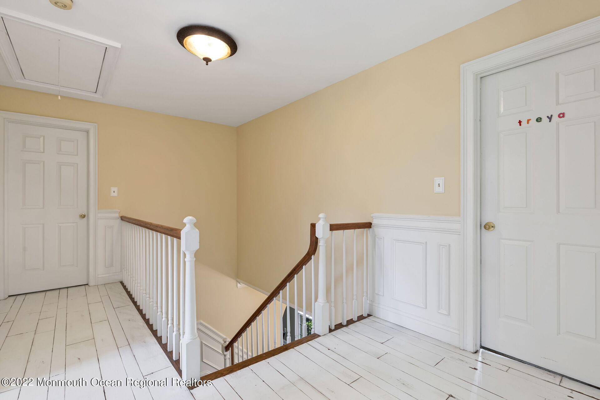 11 Riverside Lane Holmdel, NJ 07733 - Photo 17 of 50 035-1920x1280-photo