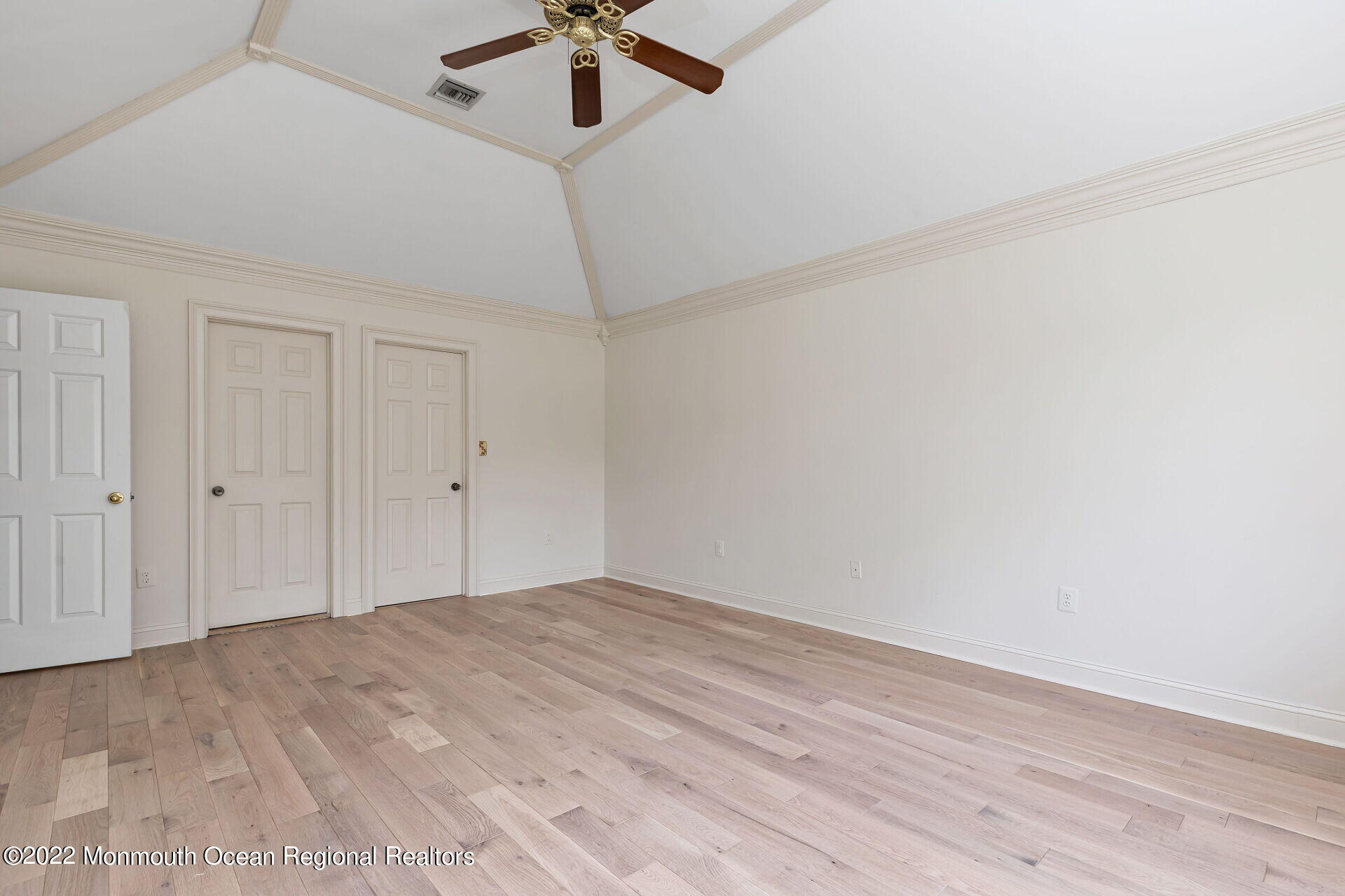 11 Riverside Lane Holmdel, NJ 07733 - Photo 20 of 50 074-1920x1280-photo
