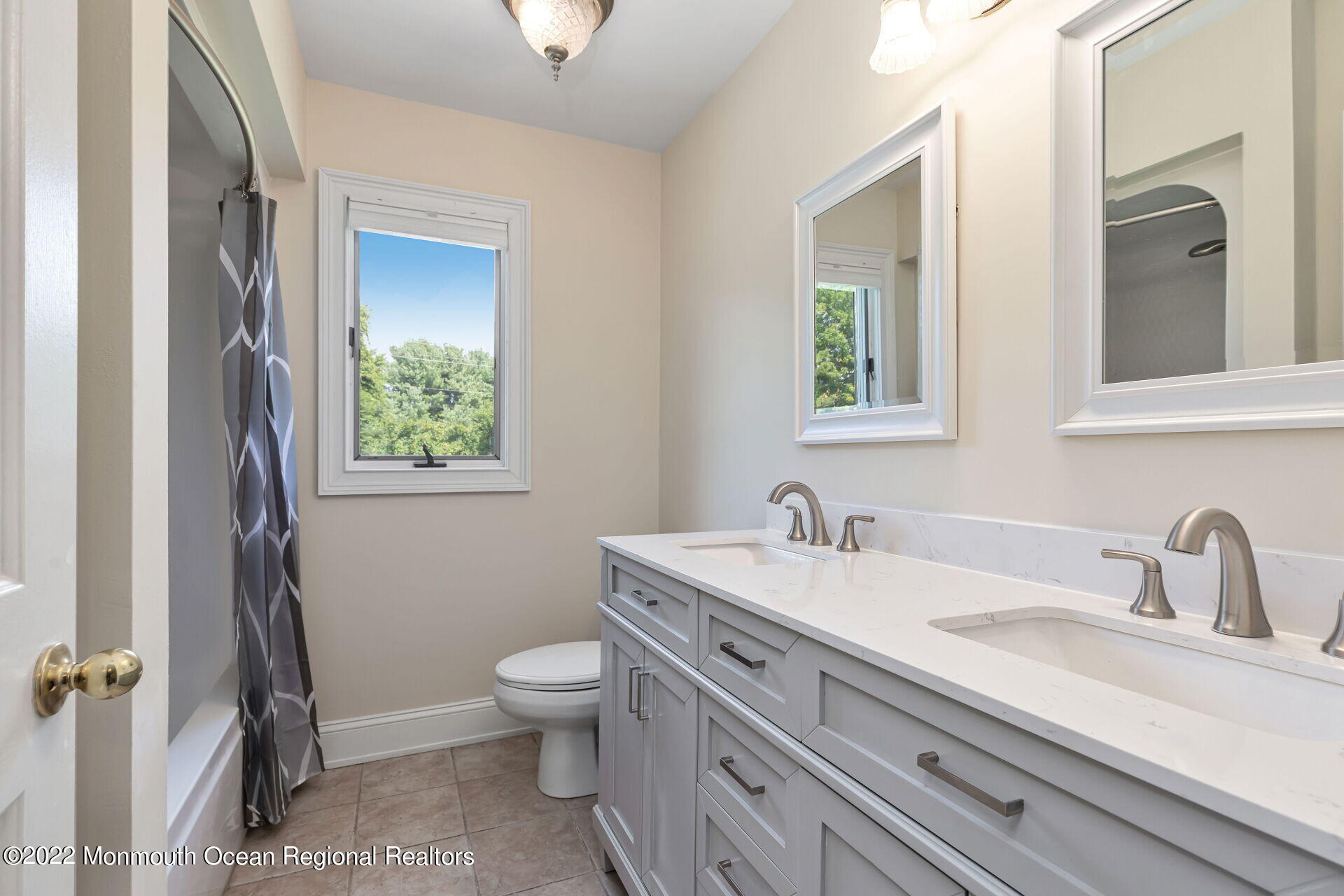 11 Riverside Lane Holmdel, NJ 07733 - Photo 23 of 50 075-1920x1280-photo