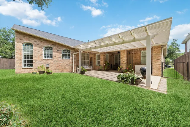 $3,200 | 3214 East Cedar Hollow Drive, Pearland, TX 77584