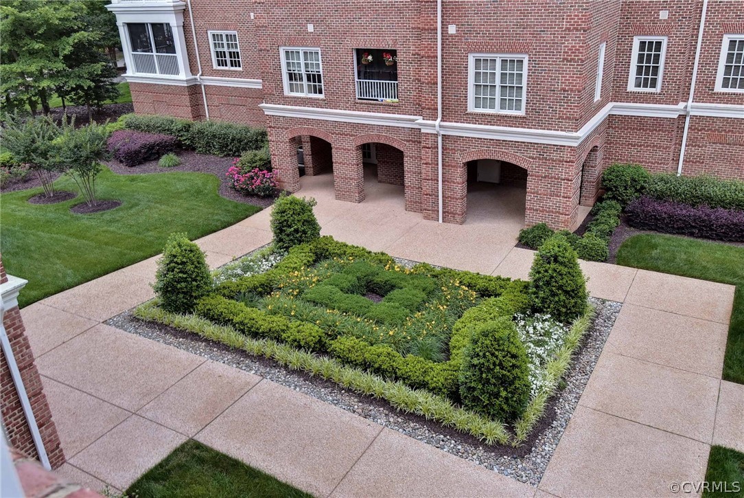 1103 Eaglescliffe Williamsburg, VA 23188 - Photo 45 of 50 a front view of a house with a yard