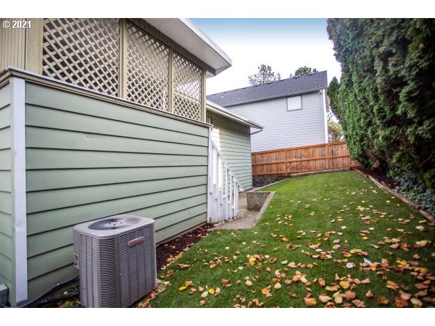 8325 Southwest Terwilliger Boulevard Portland, OR 97219 - Photo 30 of 30 a view of a backyard with pathway