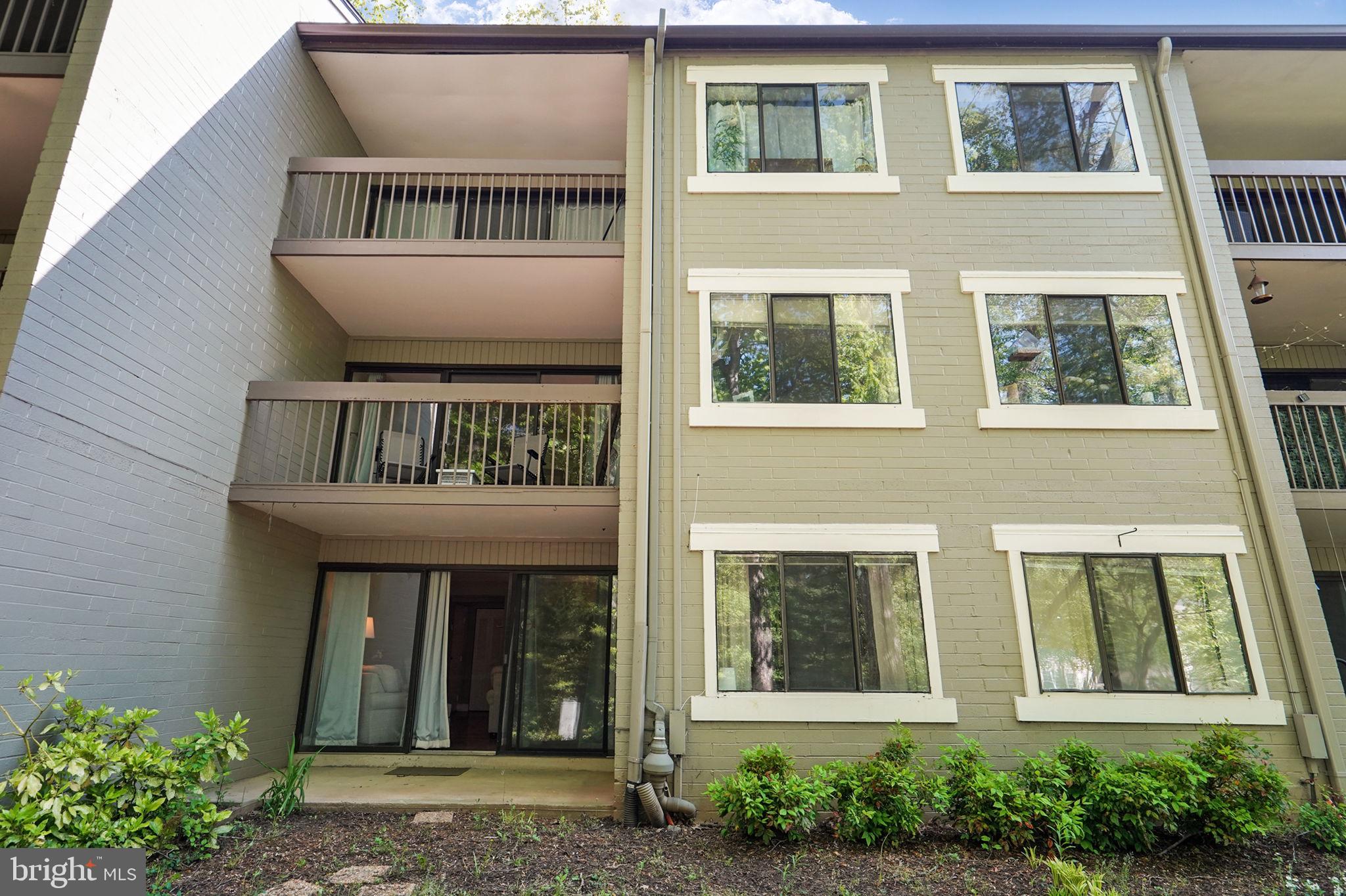 2210 Springwood Drive, Unit T7 Reston, VA 20191 - Photo 25 of 32 Gallery Image 25