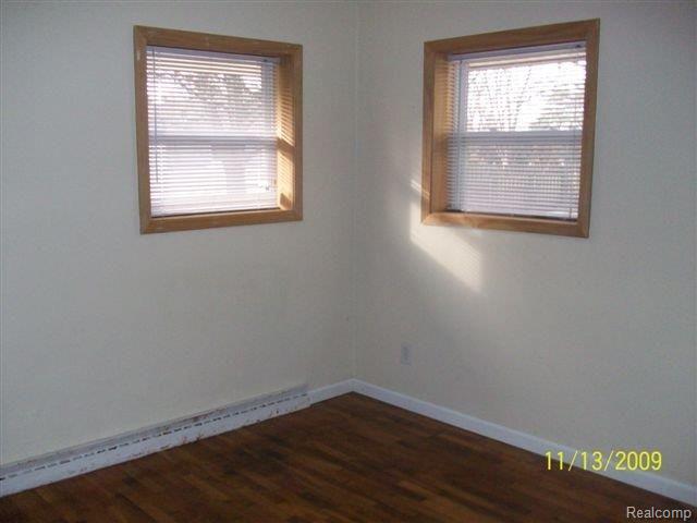 10034 Carpenter Road Flushing, MI 48433 - Photo 10 of 12 25 Bedroom 3