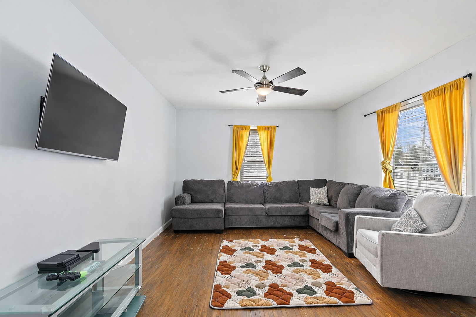 308 South 8th Street DeKalb, IL 60115 - Photo 4 of 27