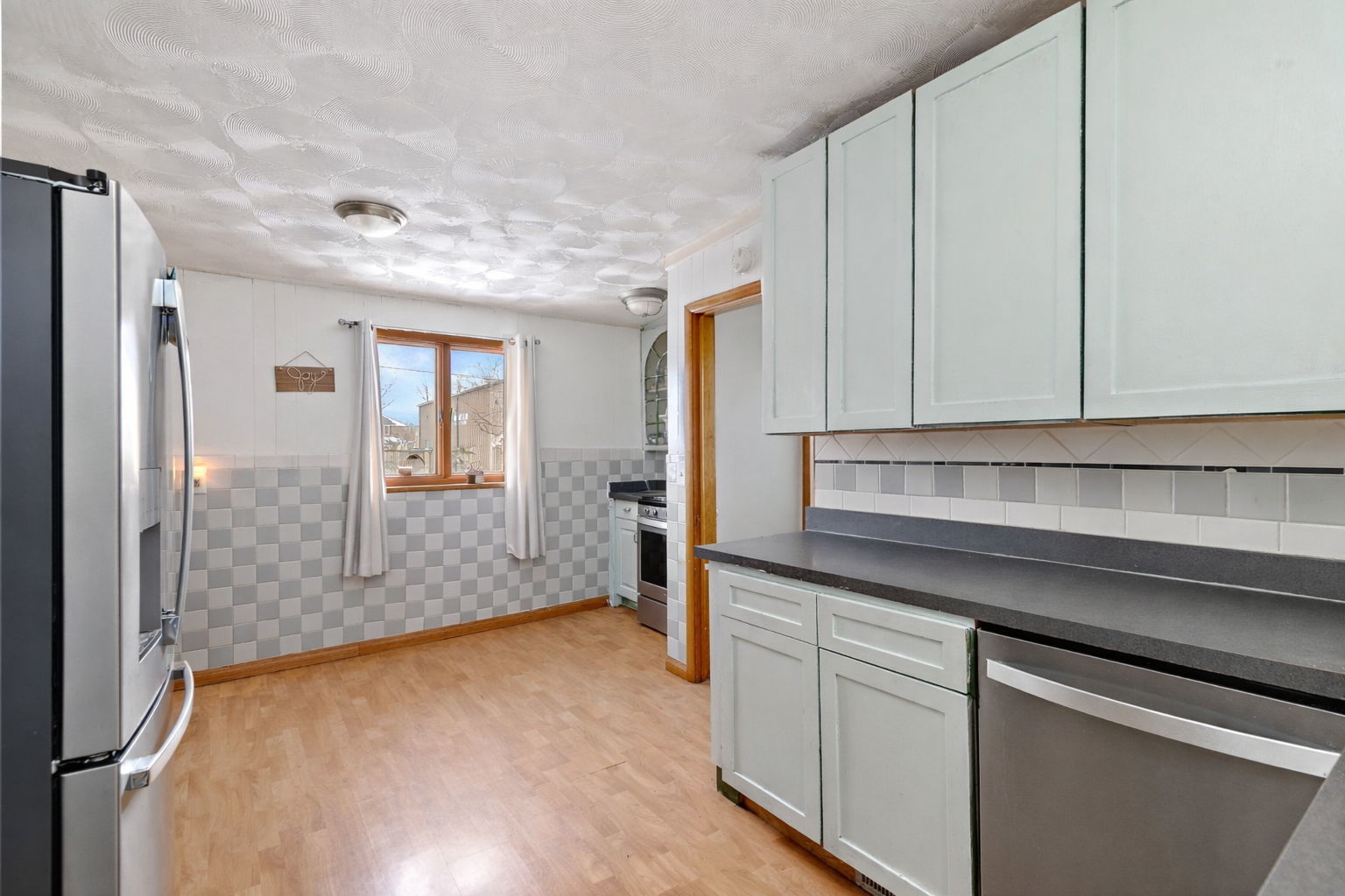 308 South 8th Street DeKalb, IL 60115 - Photo 7 of 27