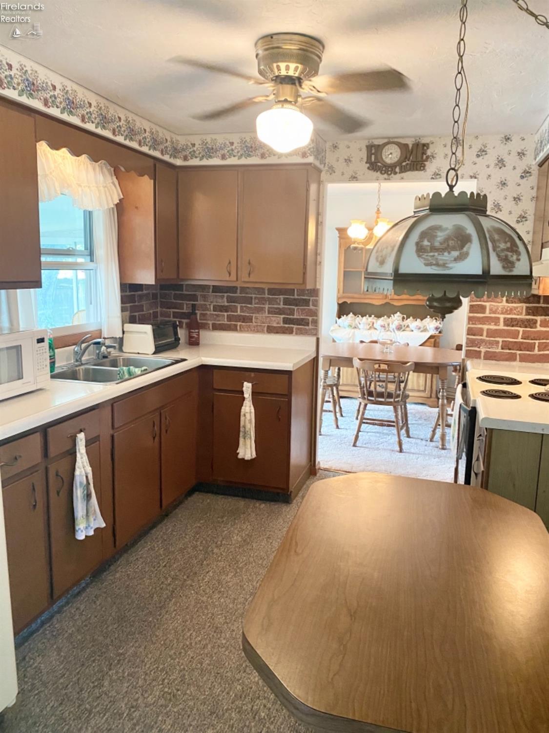 828 Cleveland Road East Huron, OH 44839 - Photo 18 of 47 Gallery Image 18