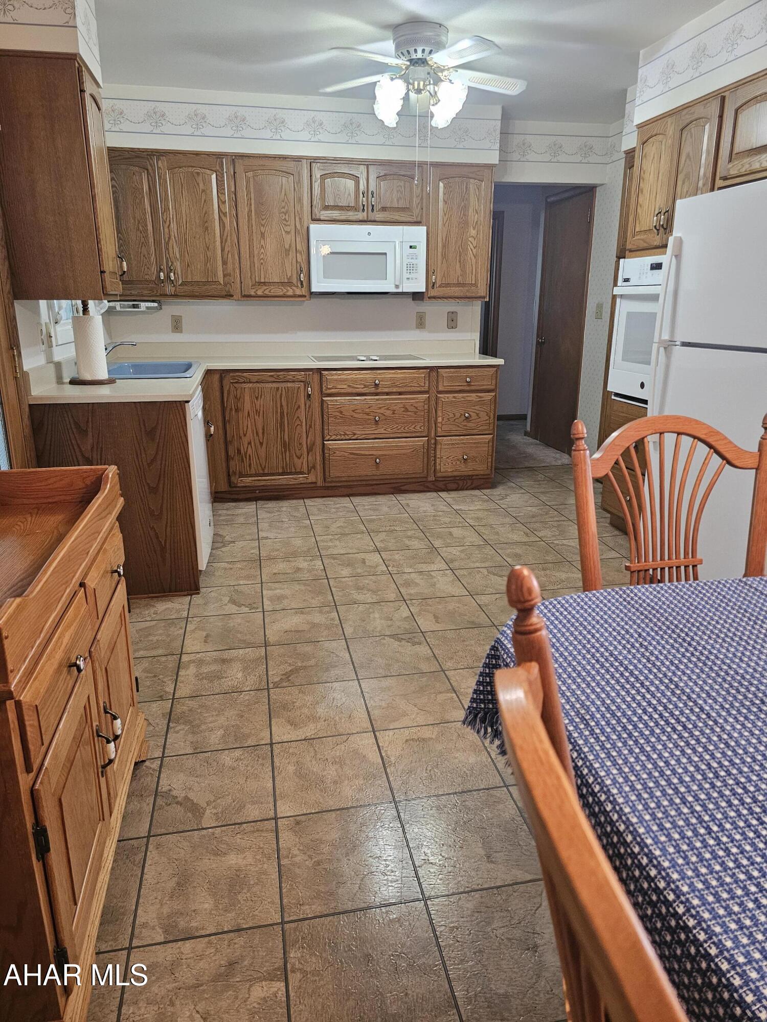 801 James Street Roaring Spring, PA 16673 - Photo 9 of 27