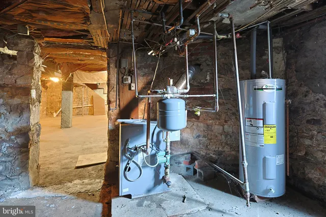 $195,000 | 410 Fayette Street, Cumberland, MD 21502