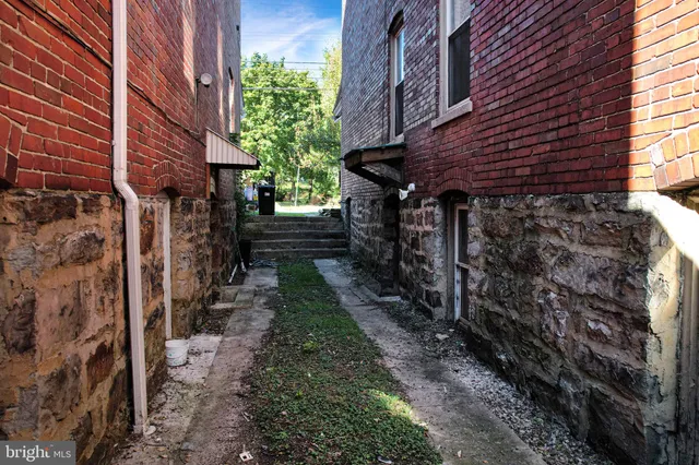 $195,000 | 410 Fayette Street, Cumberland, MD 21502