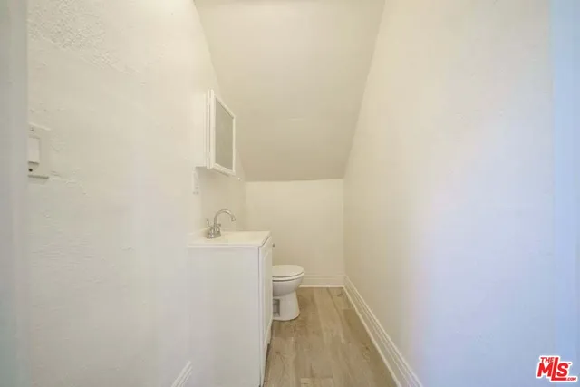 a bathroom with a toilet