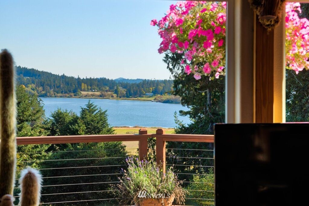 13760 Donnell Road Anacortes, WA 98221 - Photo 2 of 24