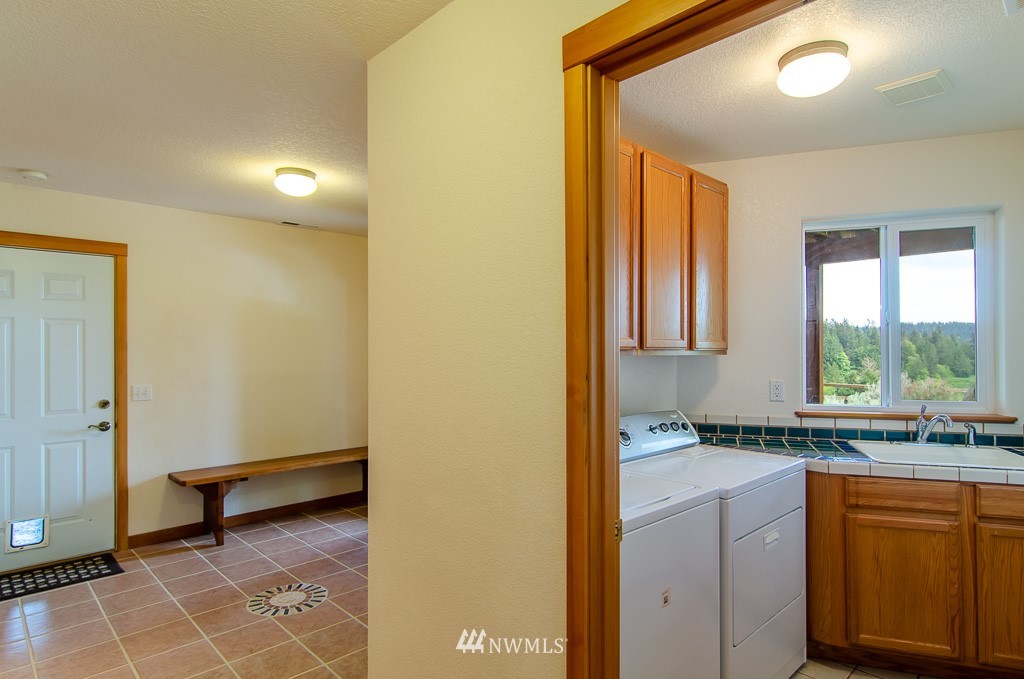 13760 Donnell Road Anacortes, WA 98221 - Photo 17 of 24
