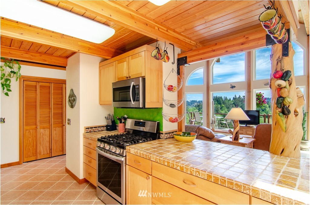 13760 Donnell Road Anacortes, WA 98221 - Photo 9 of 24