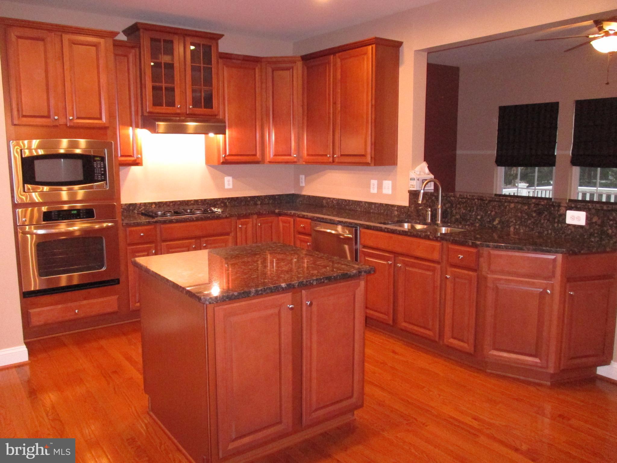 3929 Broadheath Circle Burtonsville, MD 20866 - Photo 9 of 24 Kitchen
